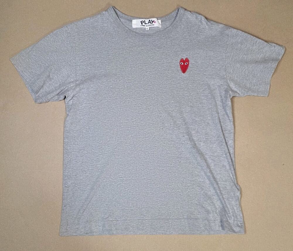 Play Comme des garcons CDG T Shirt Gray w/ Red Heart Streetwear Designer - Sz L